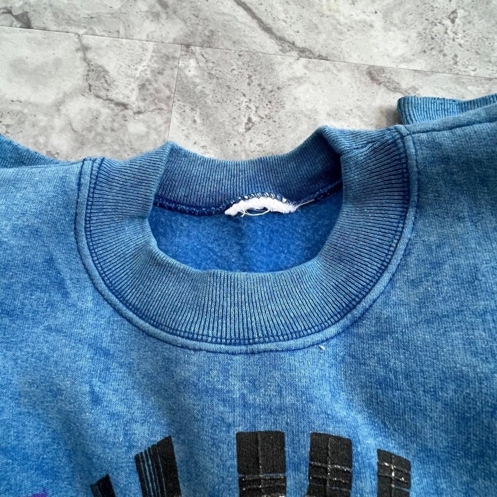 90s Gilden Sweatshirt Unisex Size Medium Native Tribal Southwestern Crewneck - Picture 2 of 10